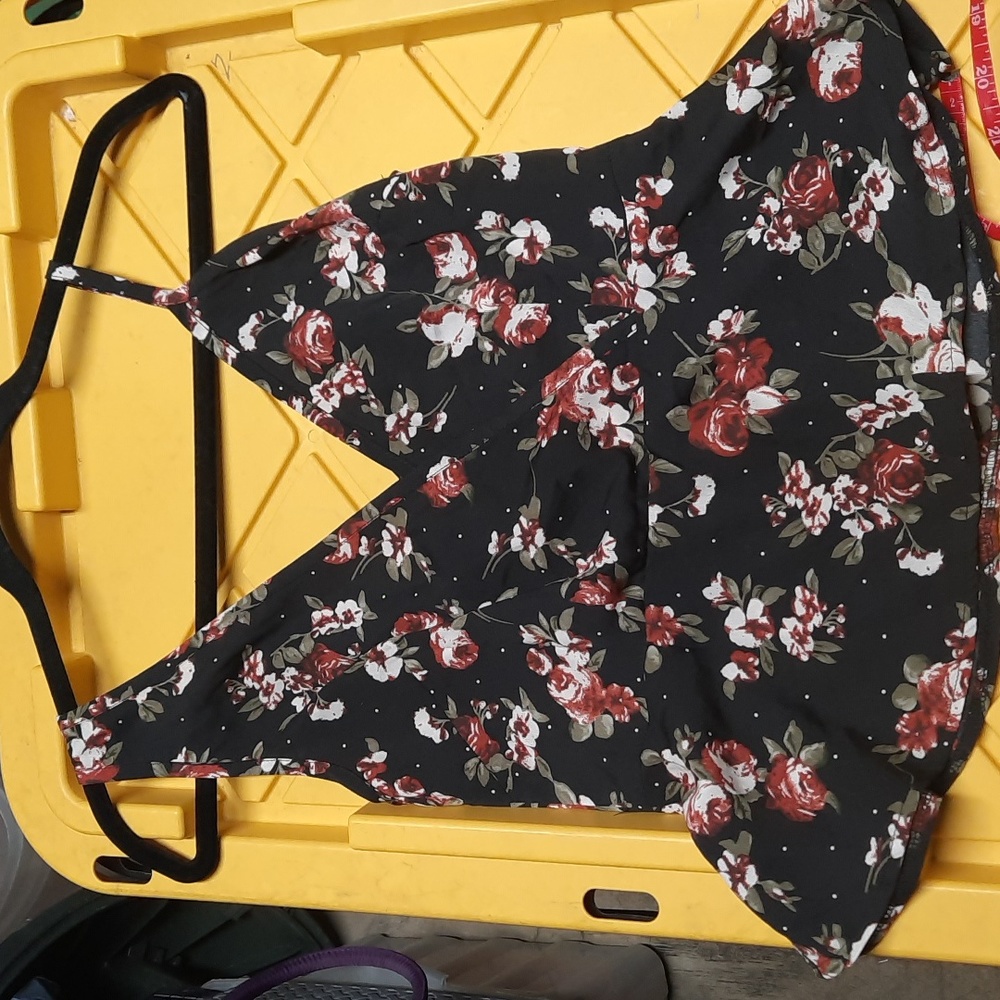 Shein floral peplum tank size small